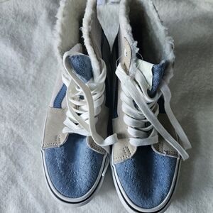 VANS women's SK8 Hi Tops. Multicolor Suede.